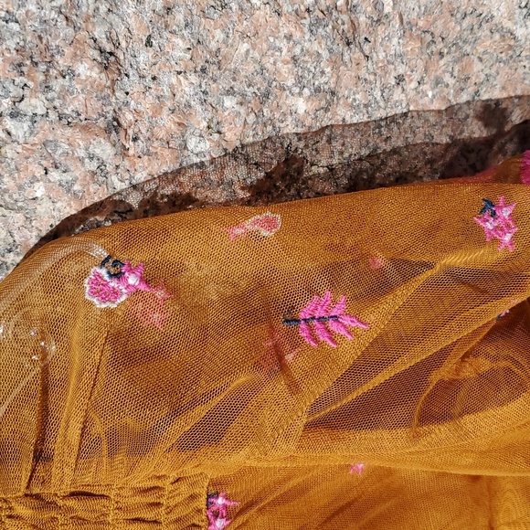 Anthro Floral Embroidered Top Small - Picture 8 of 16